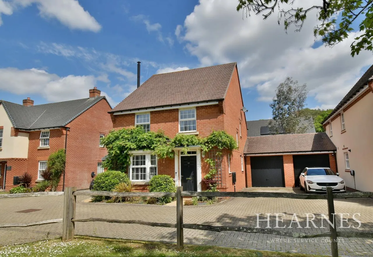 4 bed house for sale, Coppins Close, BH22