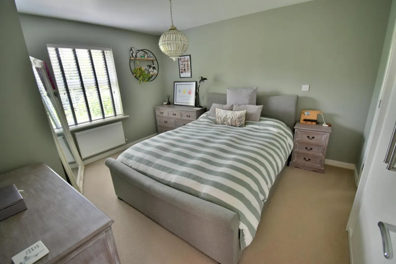 Coppins Close, BH22, photo 12