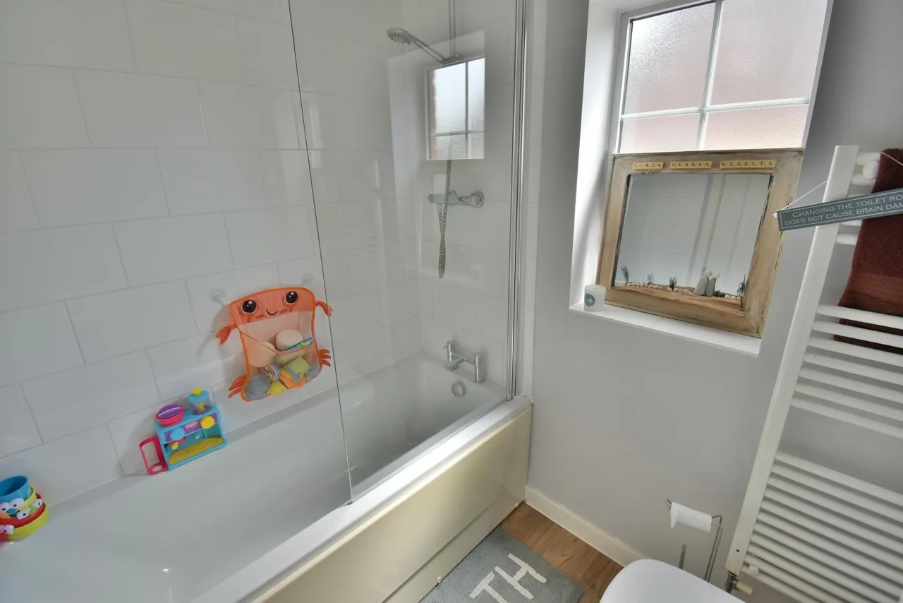 Coppins Close, BH22, photo 17