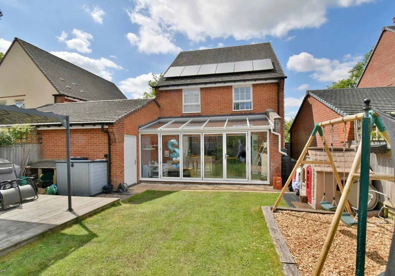 Coppins Close, BH22, photo 2