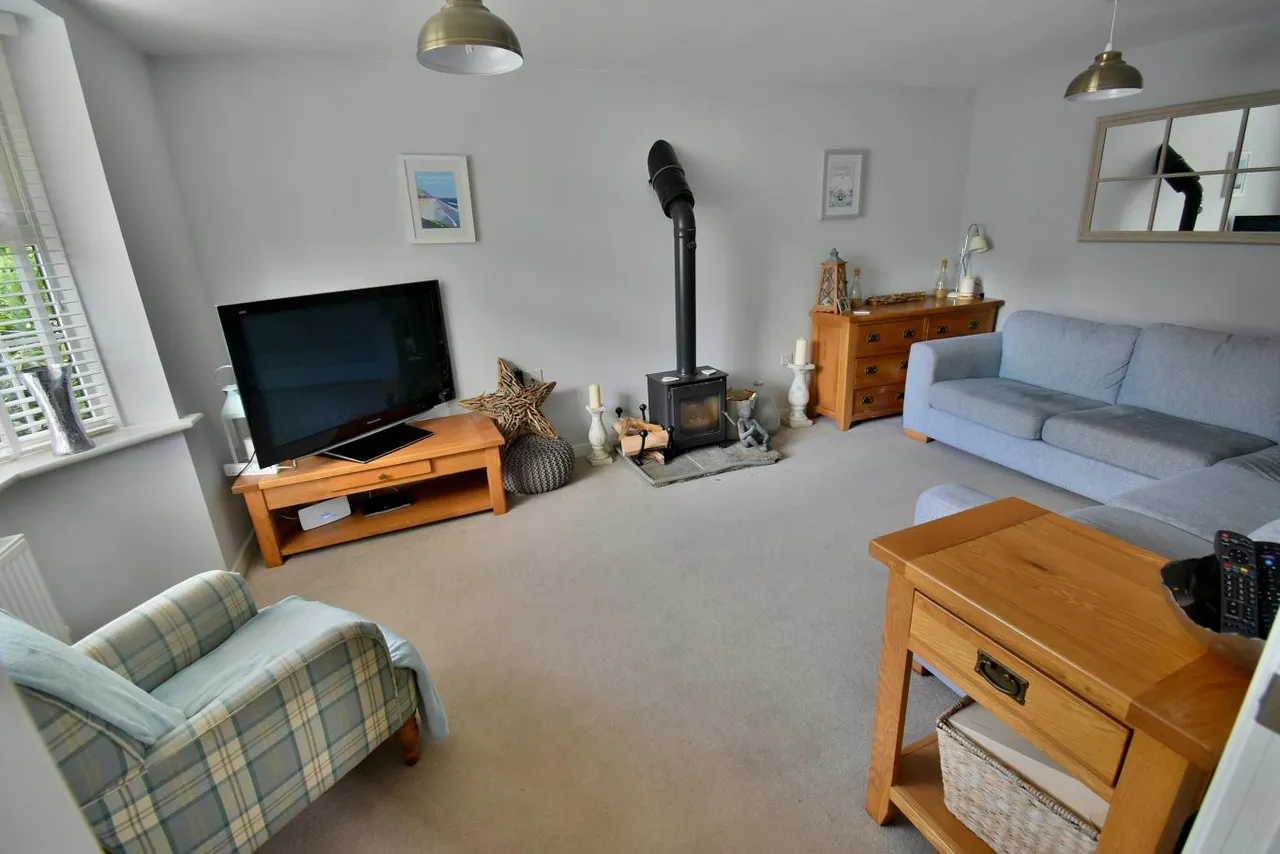 Coppins Close, BH22, photo 8