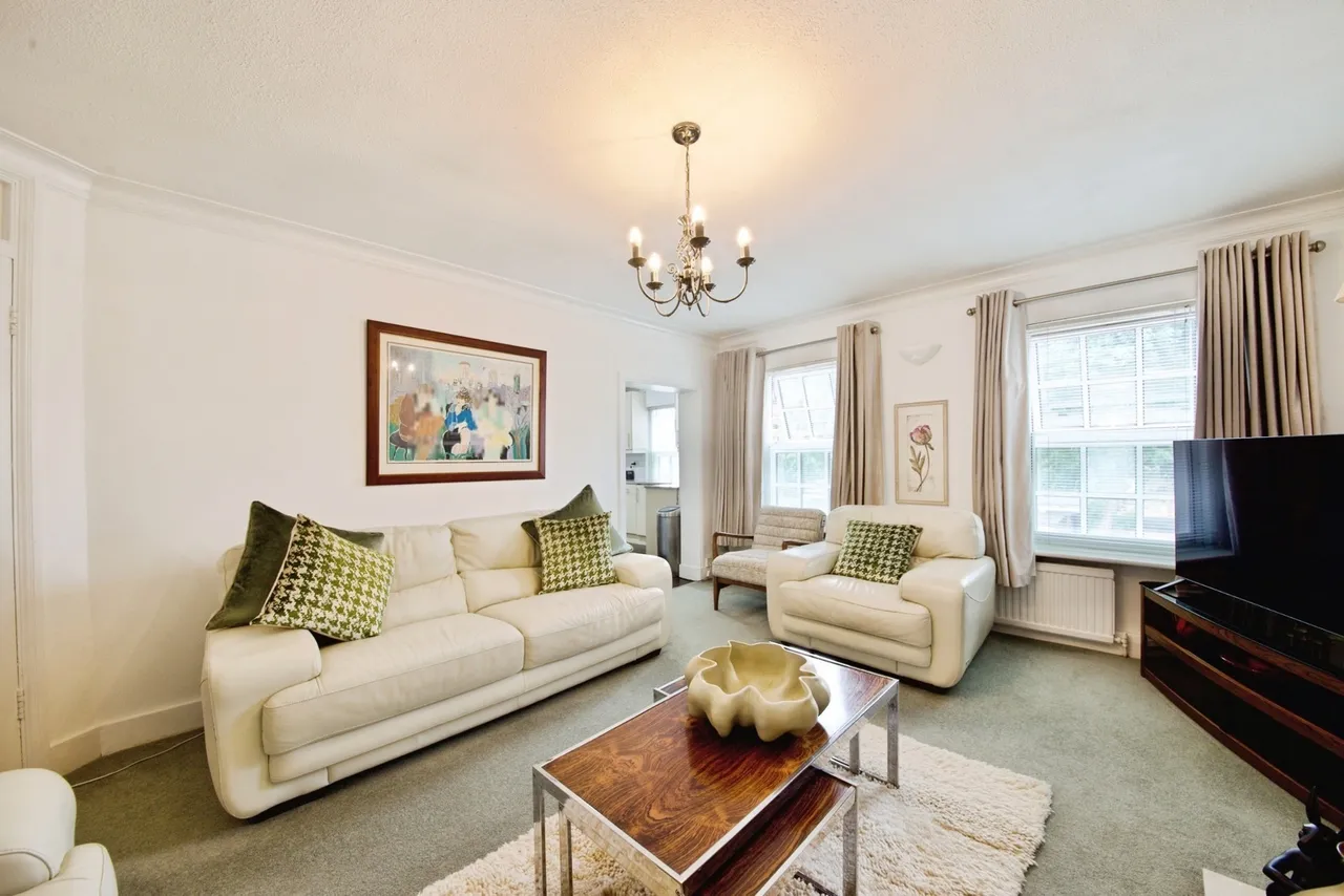 High Street, Southgate, London, N14, photo 15