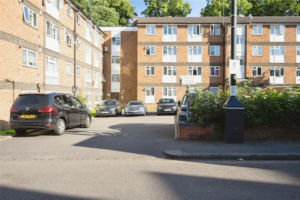 2 bed flat for sale — Brook Street, Luton, Bedfordshire, LU3