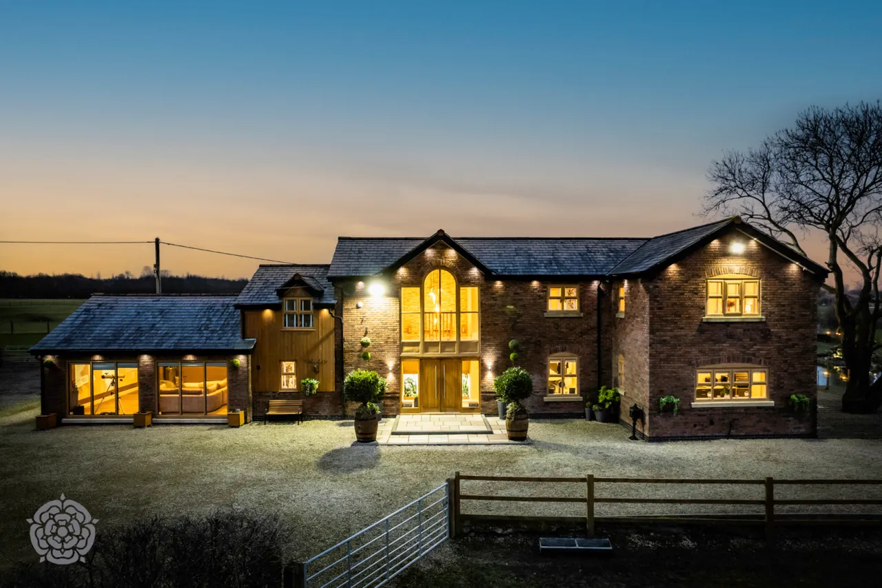 4 bed house for sale — Aldreds Farm Jacks Lane, Westhoughton, Bolton, BL5 2DJ