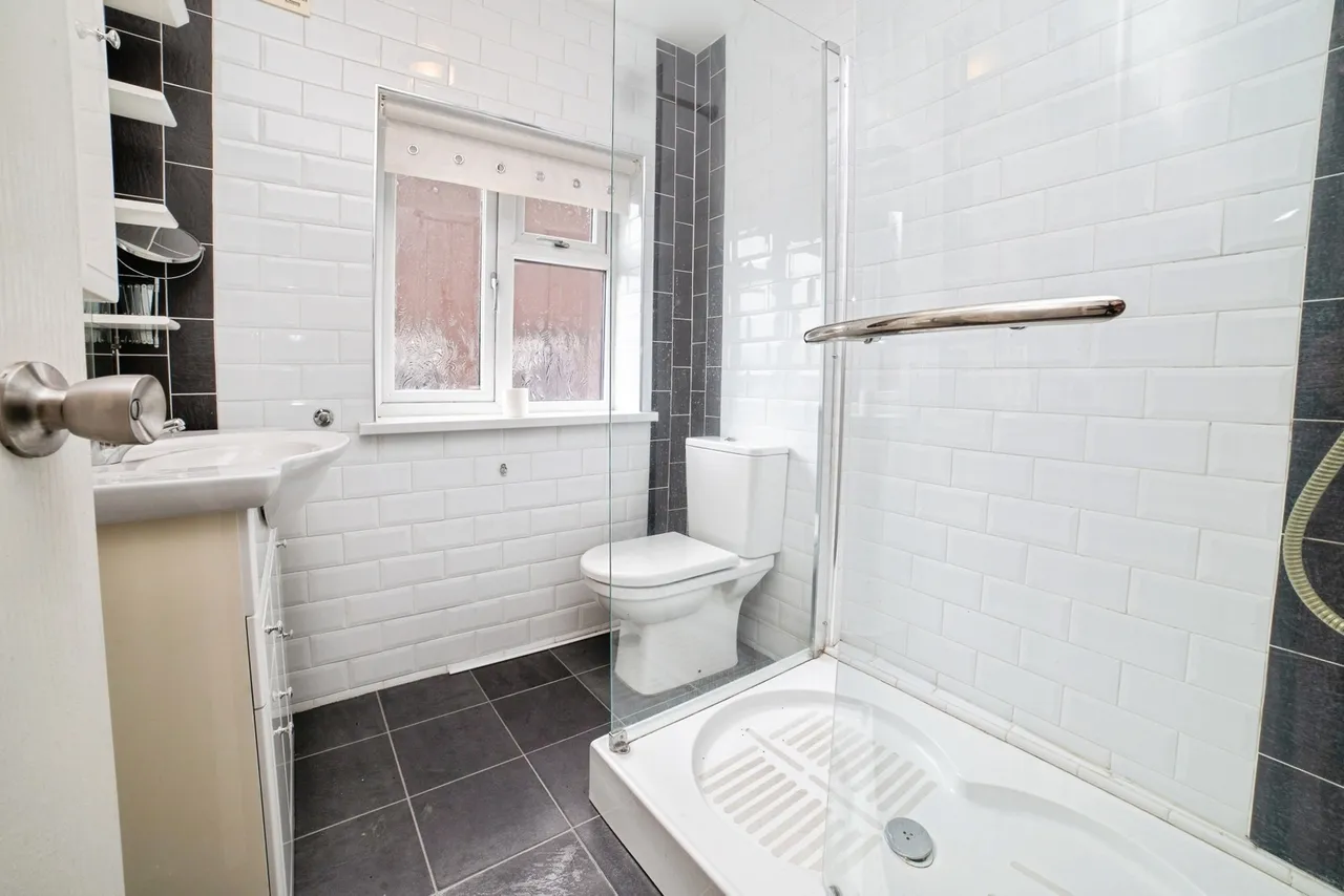 Hill Crescent, Sutton-in-Ashfield, Nottinghamshire, NG17, photo 17