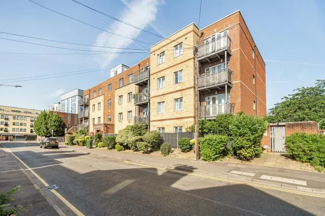 Wexham Road, Slough, SL1, photo 12