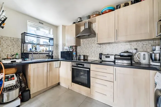Wexham Road, Slough, SL1, photo 2
