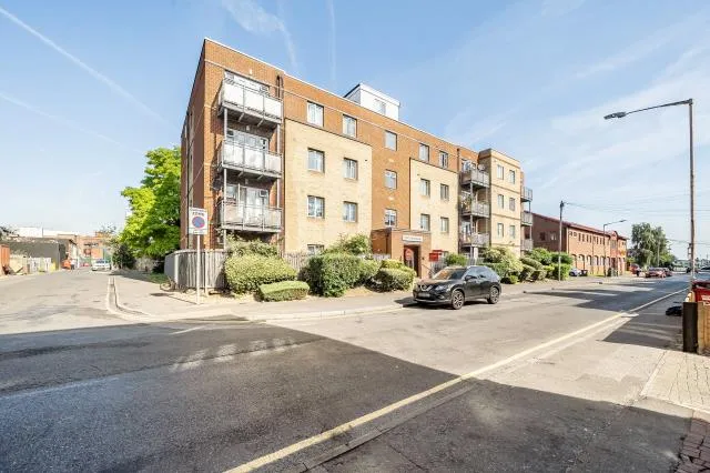Wexham Road, Slough, SL1, photo 9
