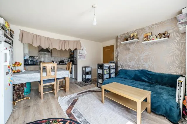 Wexham Road, Slough, SL1, photo 18