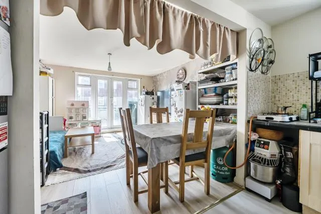 Wexham Road, Slough, SL1, photo 17