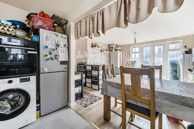 Wexham Road, Slough, SL1, photo 15