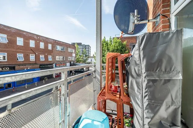 Wexham Road, Slough, SL1, photo 16