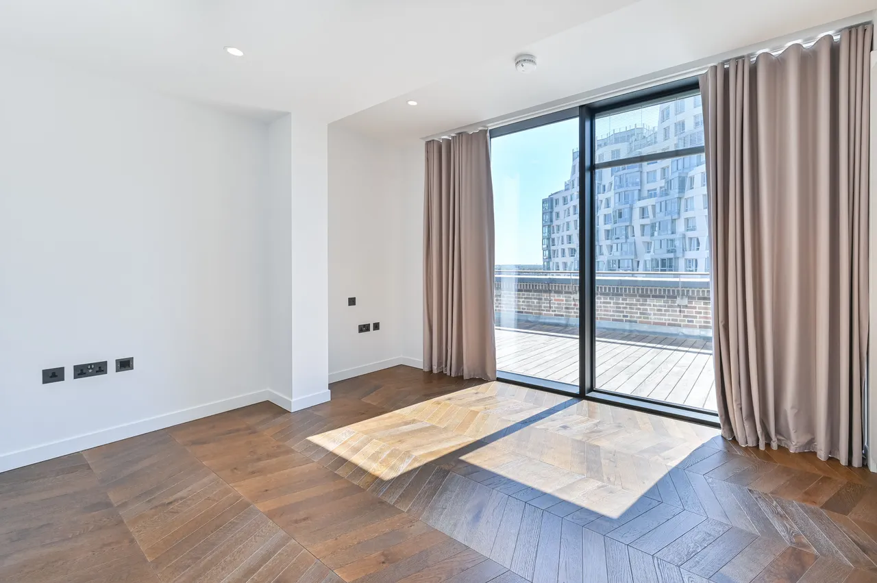 London, SW11, photo 14
