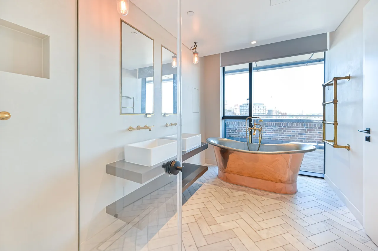 London, SW11, photo 28