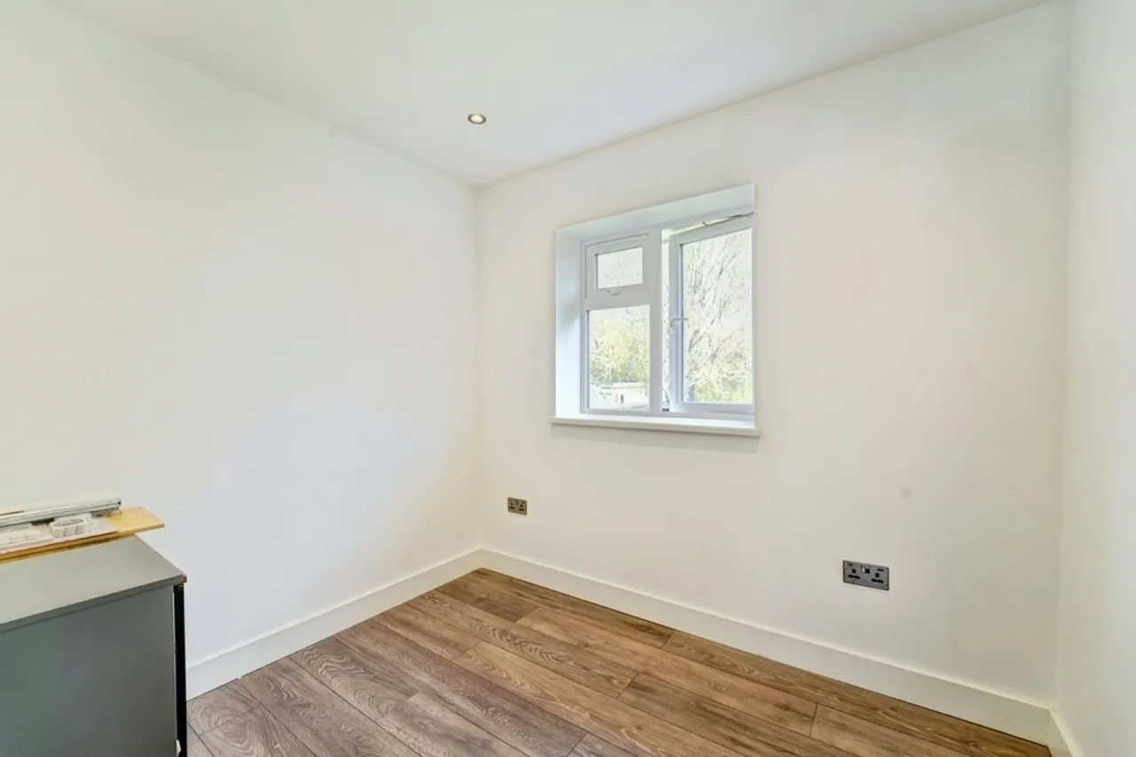 Barkers Lane, Bedford, MK41, photo 15
