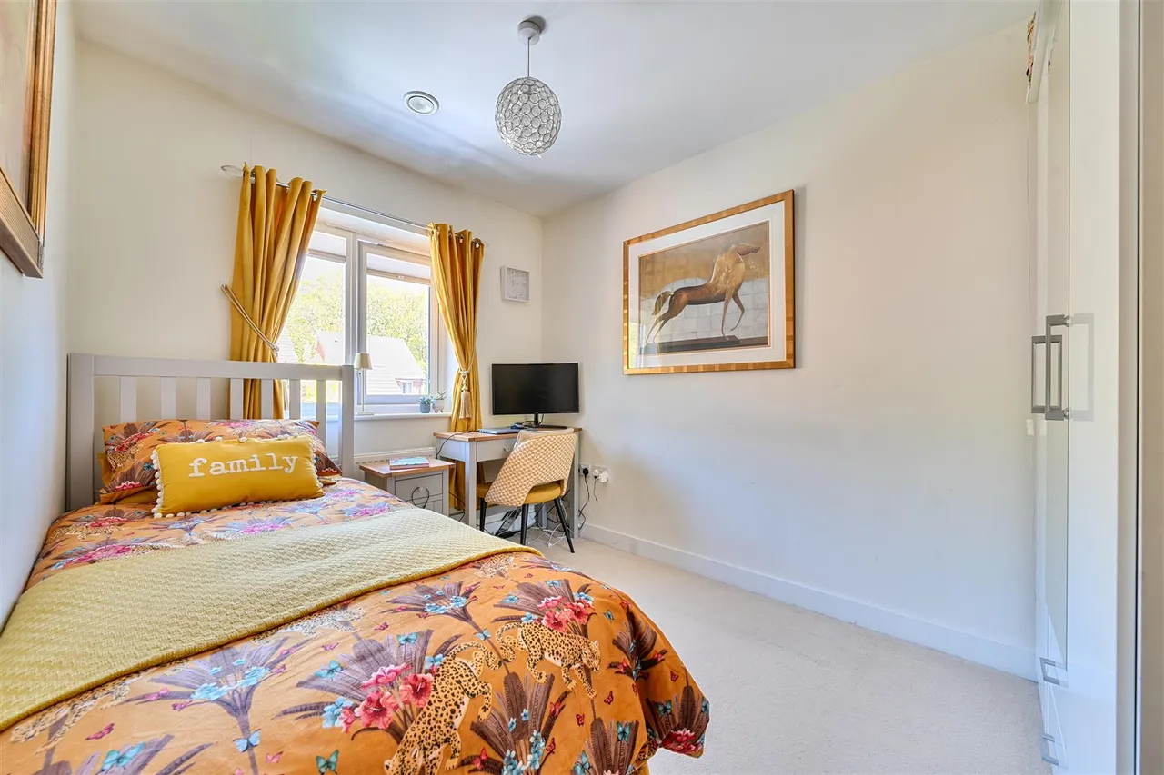 Jellicoe Drive, Sarisbury Green, photo 11