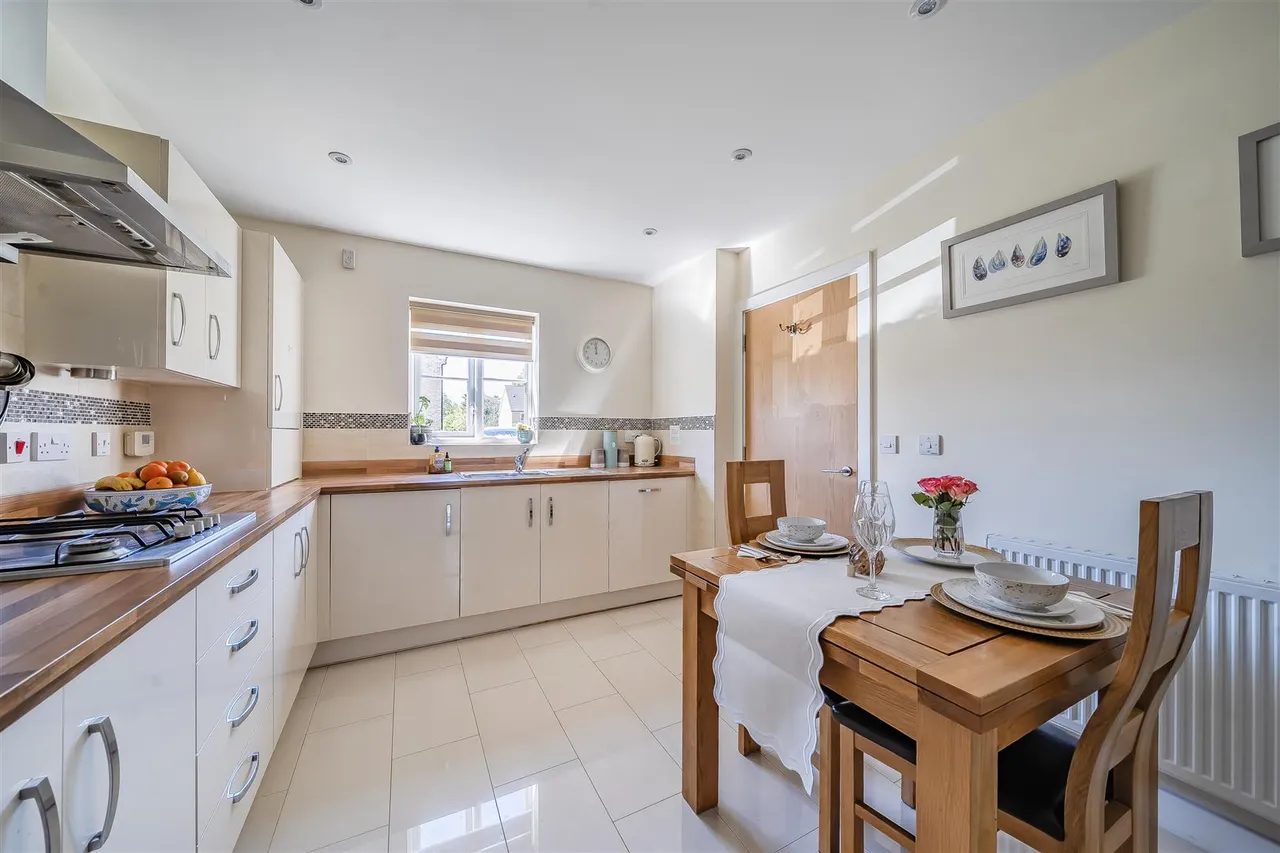 Jellicoe Drive, Sarisbury Green, photo 4