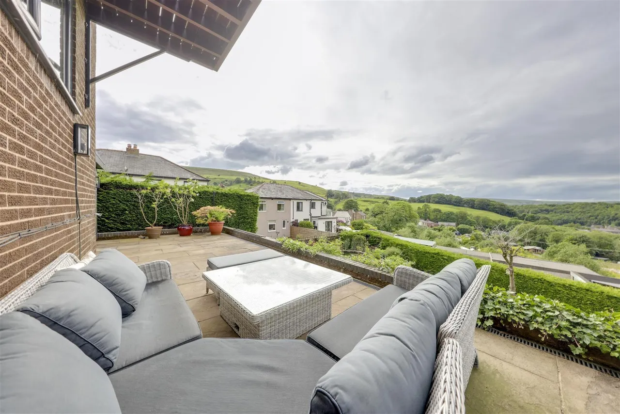 Bed Detached & 2 Bed Self-Contained Annexe, photo 50