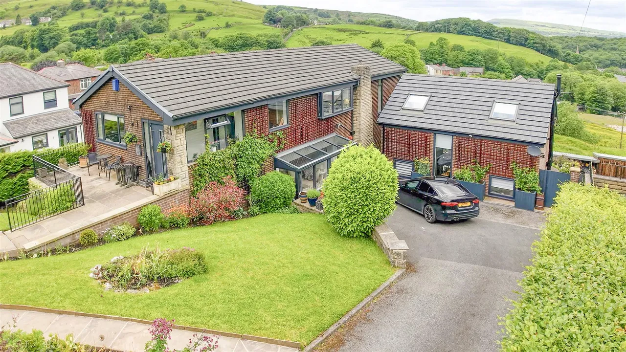6 bed house for sale, Bed Detached & 2 Bed Self-Contained Annexe