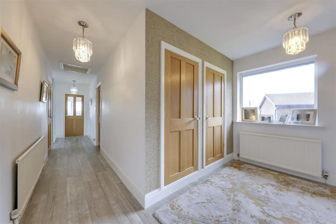 Bed Detached & 2 Bed Self-Contained Annexe, photo 10