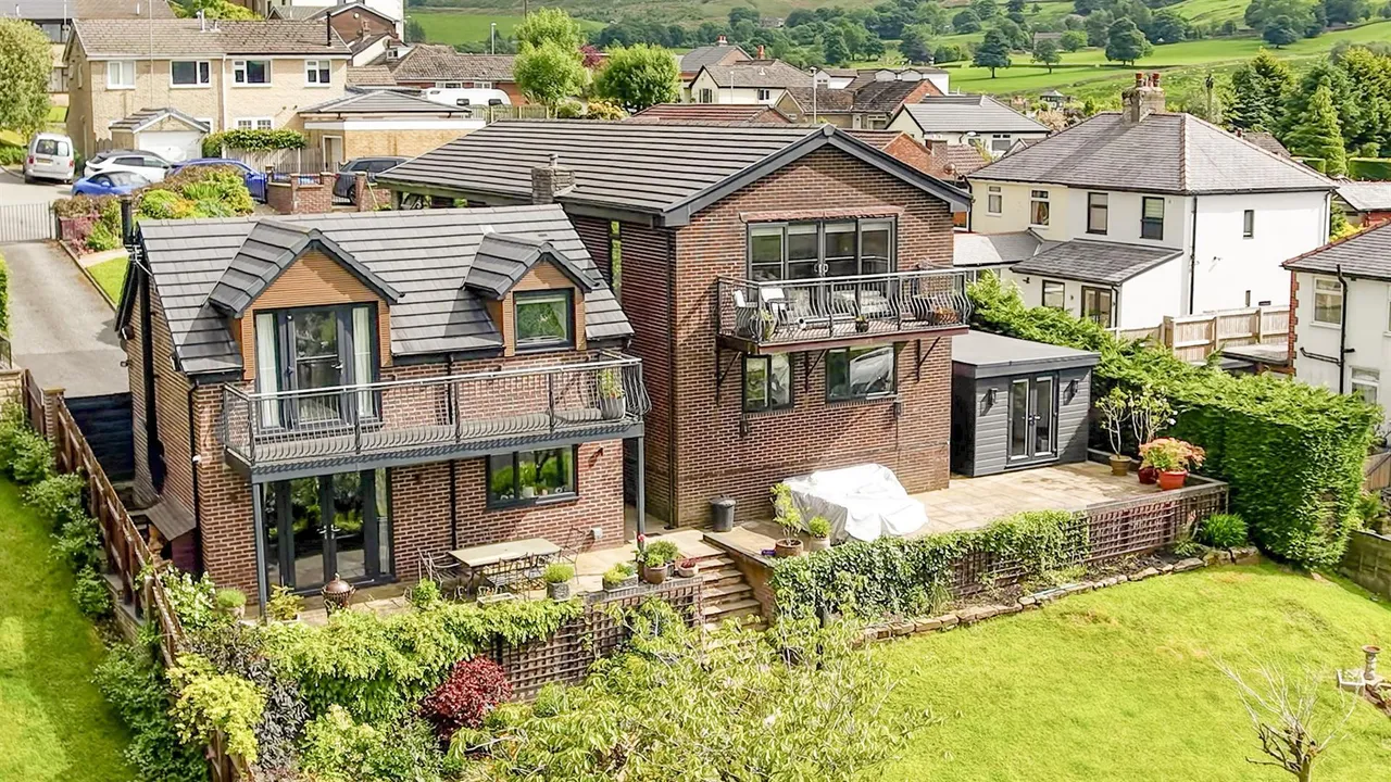 Bed Detached & 2 Bed Self-Contained Annexe, photo 57