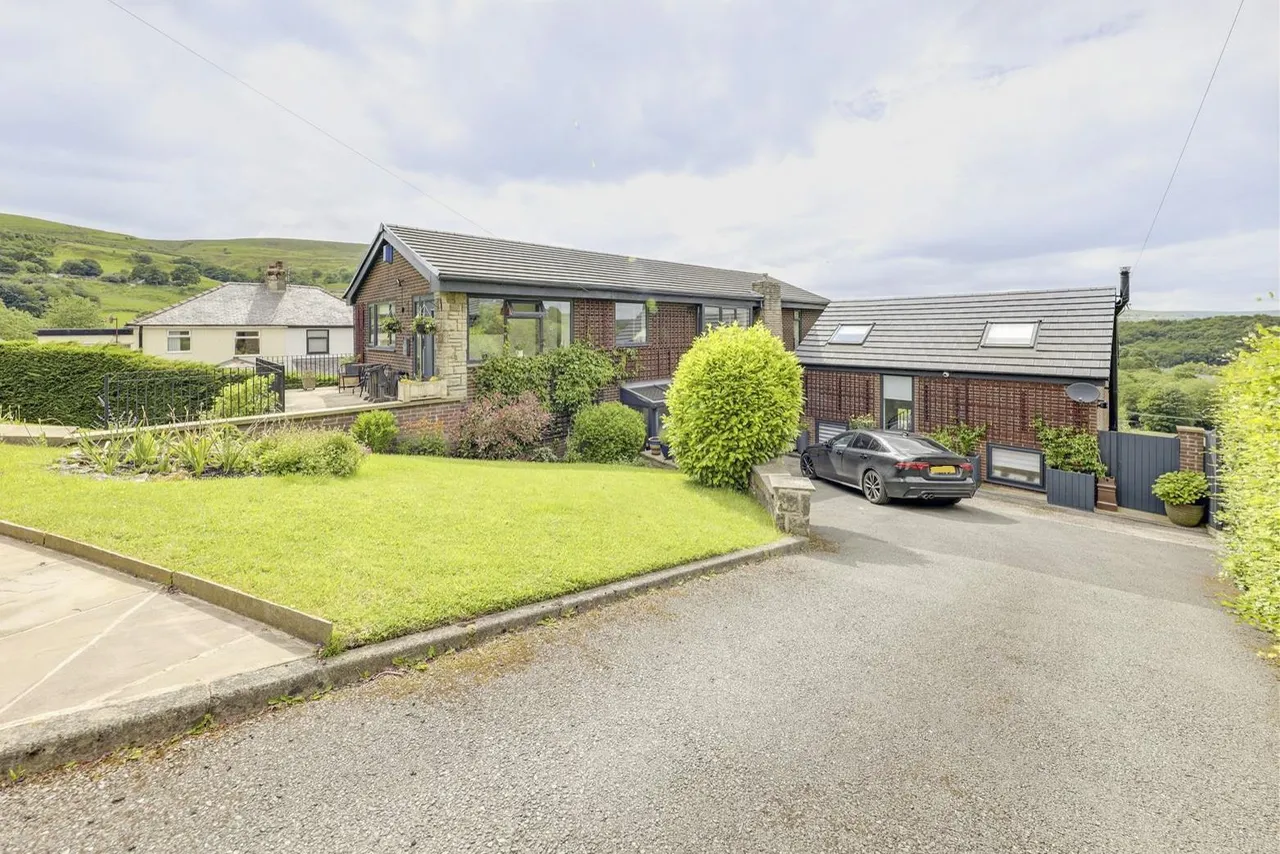 Bed Detached & 2 Bed Self-Contained Annexe, photo 7