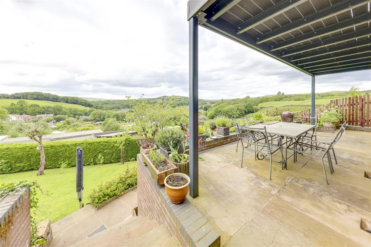 Bed Detached & 2 Bed Self-Contained Annexe, photo 52