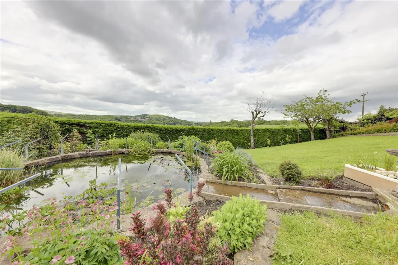 Bed Detached & 2 Bed Self-Contained Annexe, photo 54