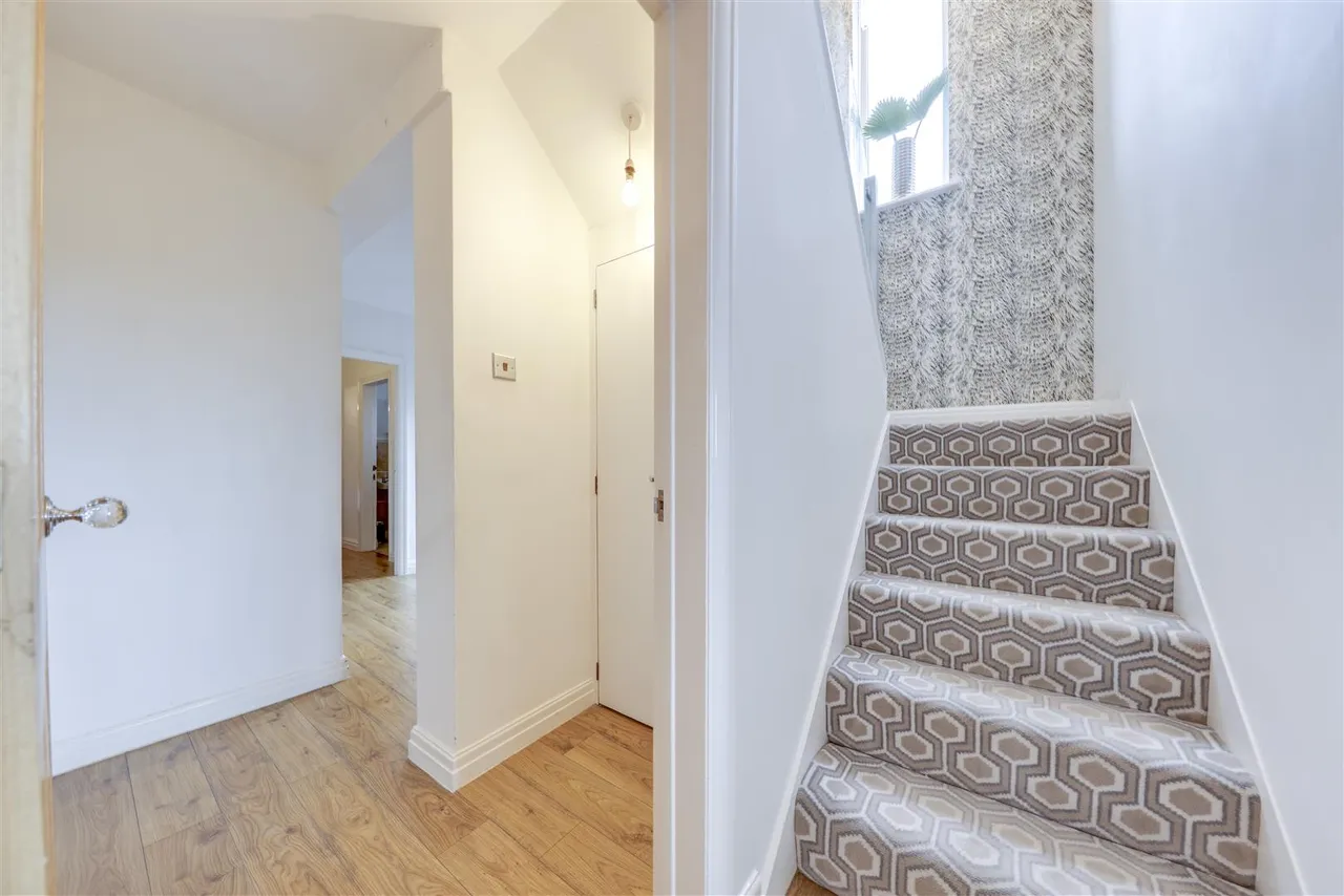 Bed Detached & 2 Bed Self-Contained Annexe, photo 25