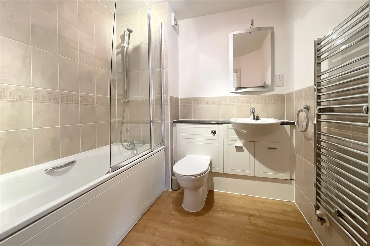Jenkins Court, Chapel Lane, Bagshot, Surrey, GU19 5DD, photo 8