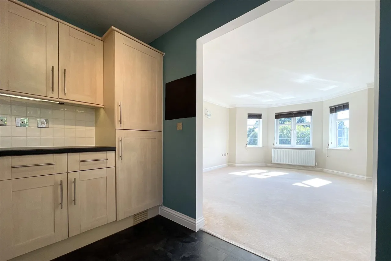 Jenkins Court, Chapel Lane, Bagshot, Surrey, GU19 5DD, photo 4