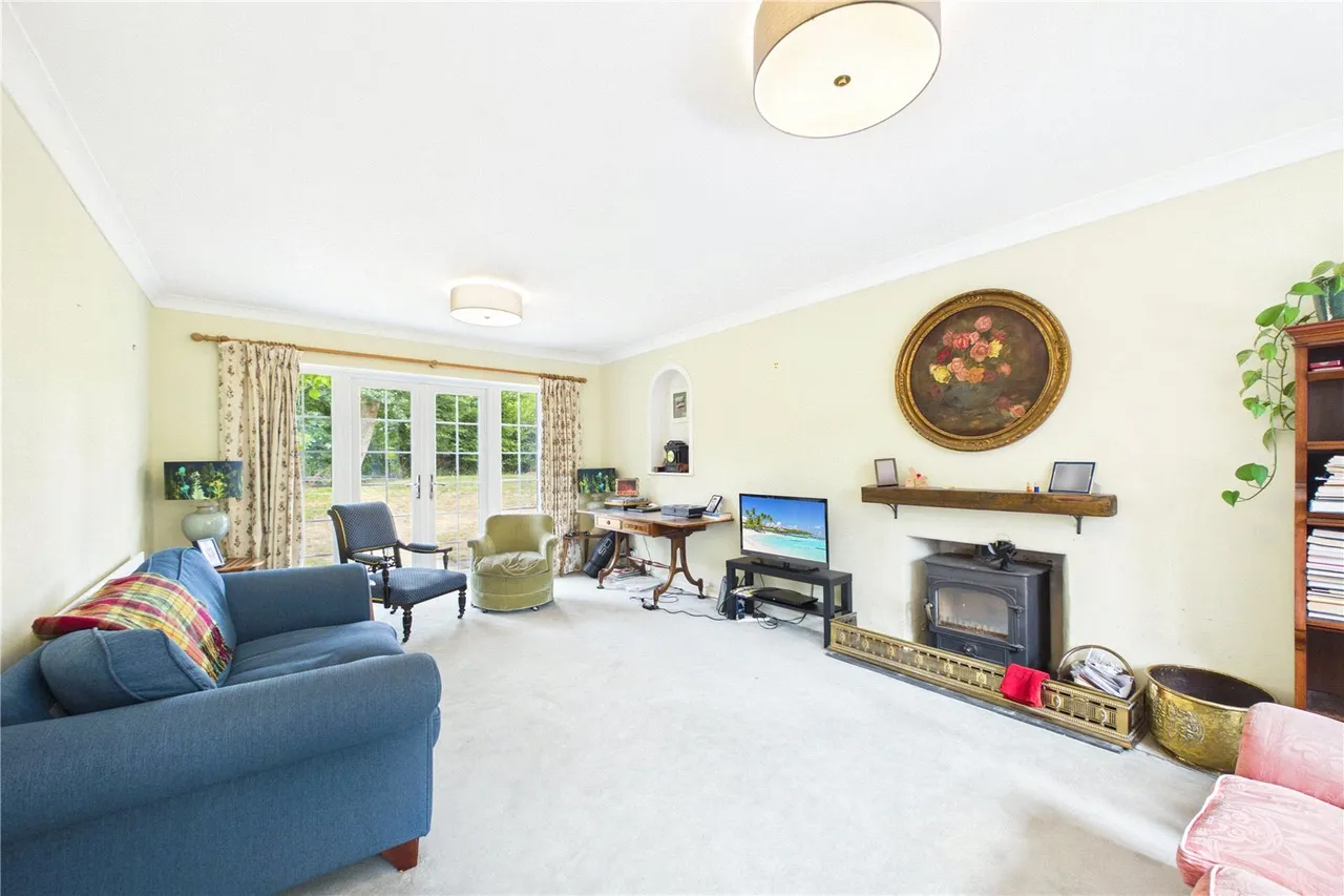 Hollybush Lane, West Heath, RG26, photo 5