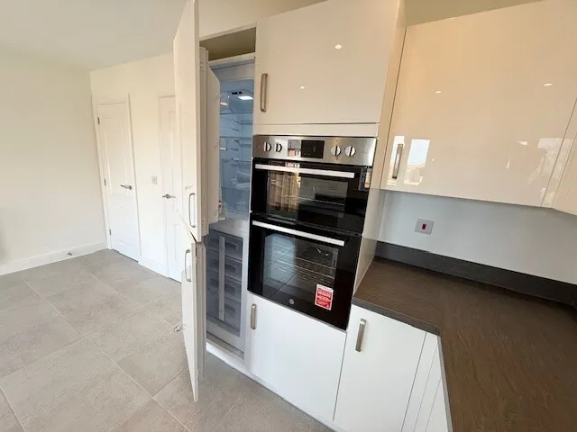 Hurcomb Way, CW1, photo 18