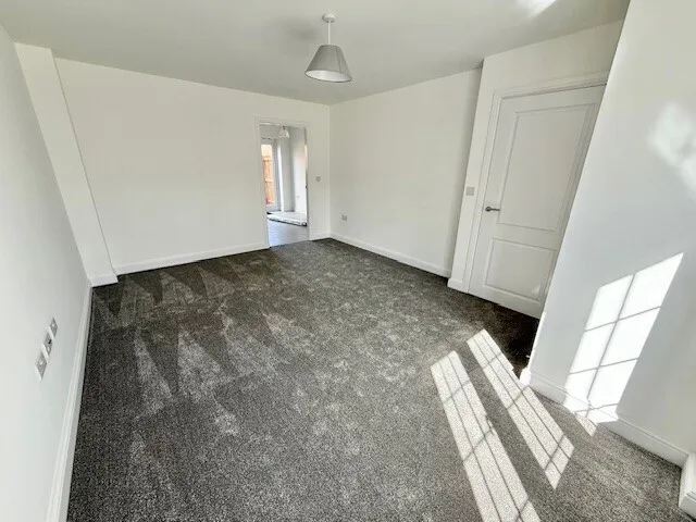 Hurcomb Way, CW1, photo 4