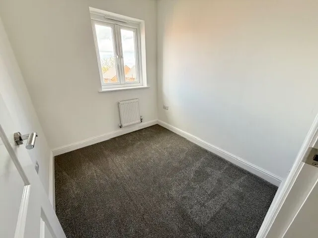 Hurcomb Way, CW1, photo 10