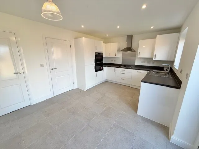 Hurcomb Way, CW1, photo 5