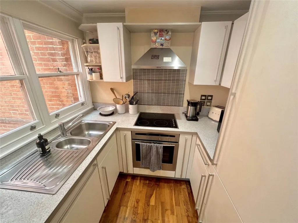 Tweedy Road, Bromley, photo 6