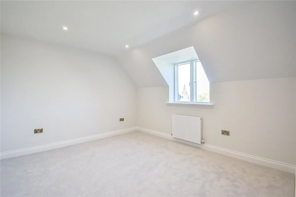 Lower Road, CB7, photo 16
