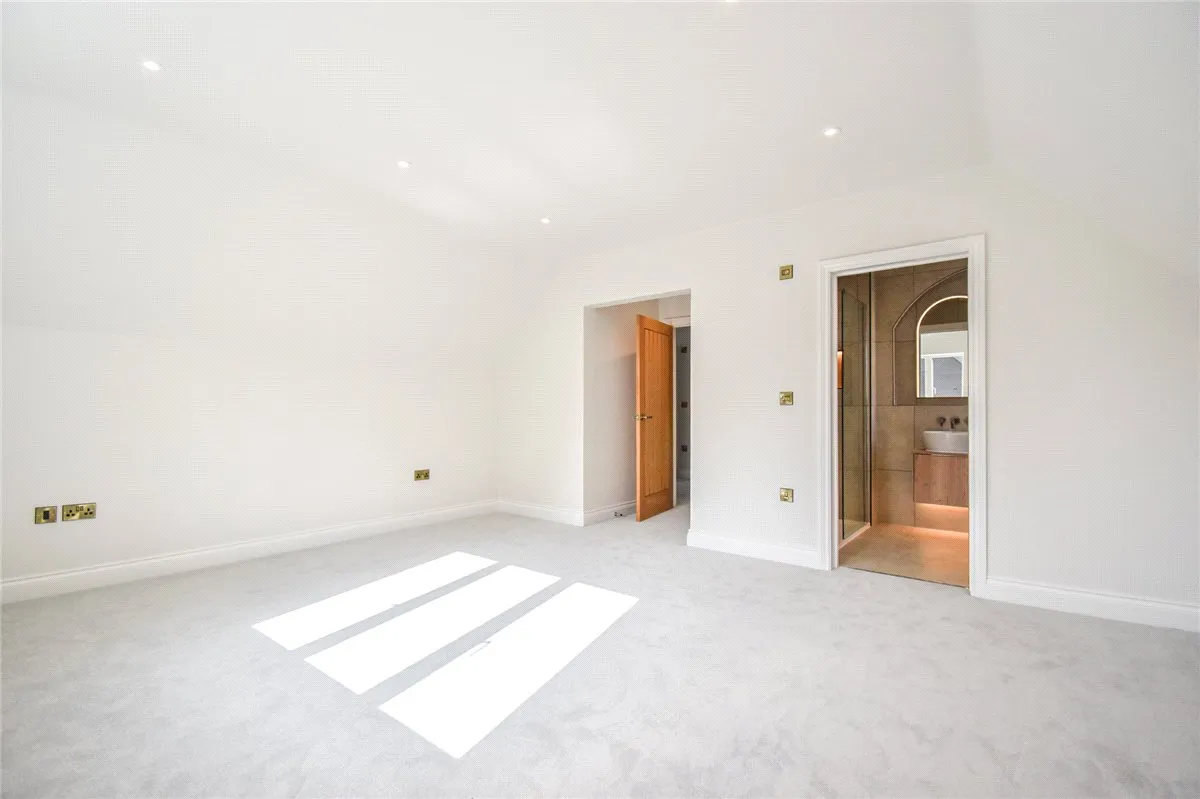 Lower Road, CB7, photo 10