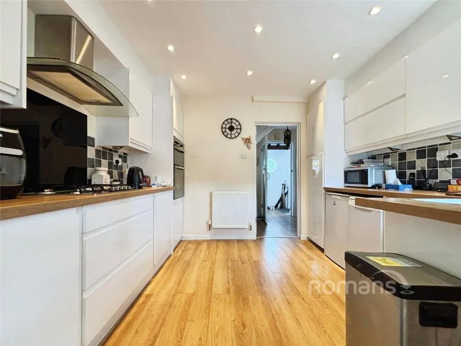 Sandhills Lane, Virginia Water, GU25, photo 4
