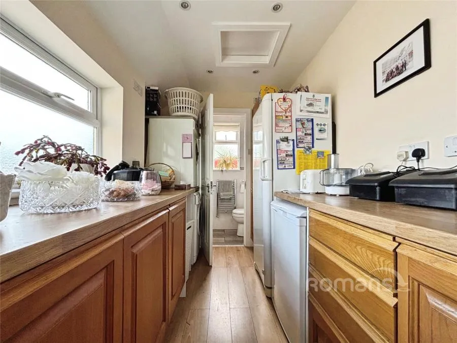 Sandhills Lane, Virginia Water, GU25, photo 6