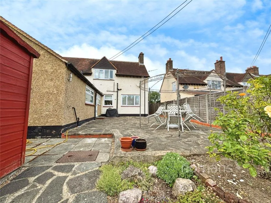 Sandhills Lane, Virginia Water, GU25, photo 11