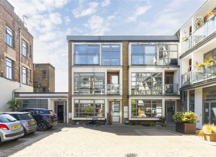 3 bed flat to rent — Tanners Yard, Bethnal Green, E2