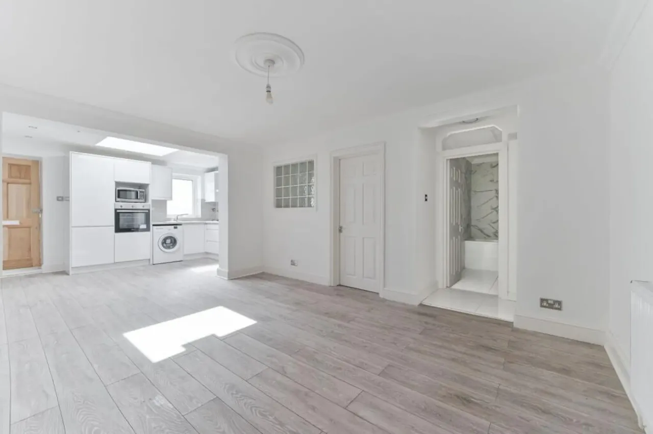 Cresswell Road, London, SE25, photo 2