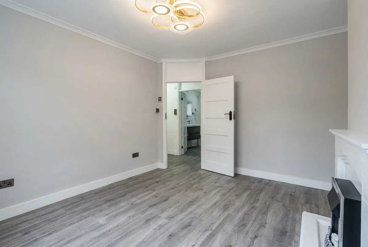 Conifers Close, Teddington, TW11, photo 4