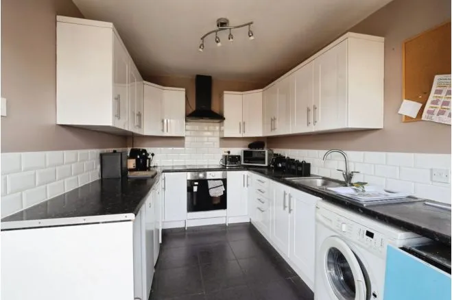 High Road, Benfleet, photo 3