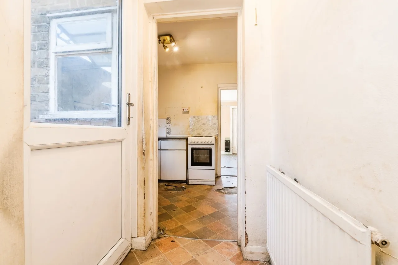 Broadway, Rainham, RM13, photo 14