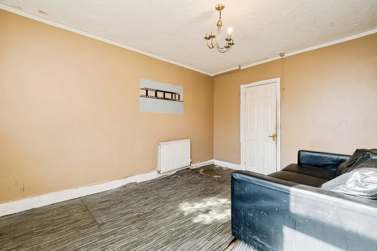 Broadway, Rainham, RM13, photo 15