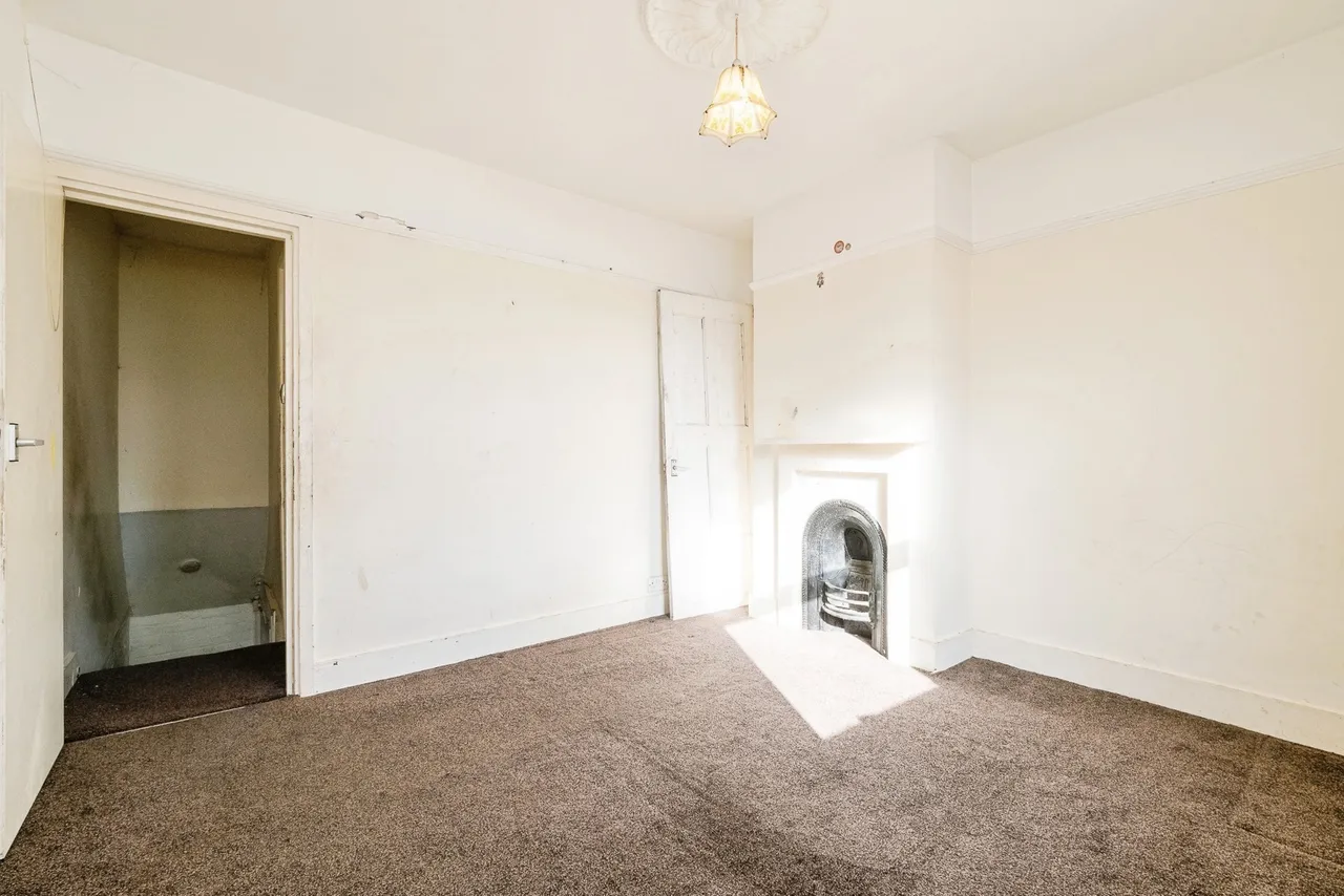 Broadway, Rainham, RM13, photo 25