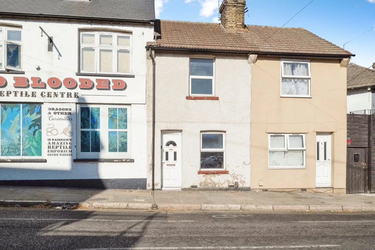 Broadway, Rainham, RM13, photo 29